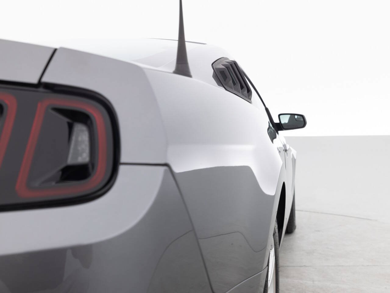 Used 2014 Ford Mustang Coupe RWD image 14