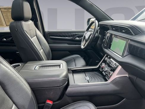 Used 2022 GMC Yukon XL Denali image 17