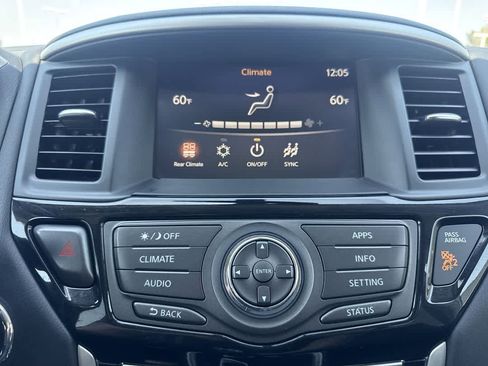 Used 2020 Nissan Pathfinder SV image 18