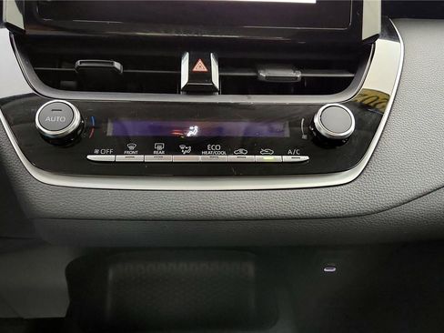 Used 2024 Toyota Corolla LE image 30