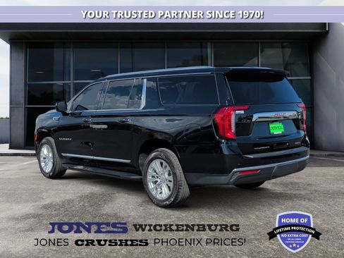 Used 2023 GMC Yukon XL SLT AWD/4WD image 3