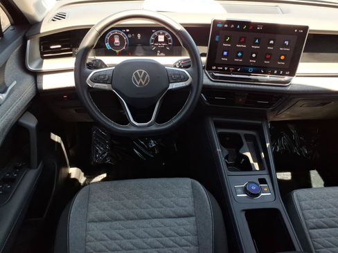 Certified 2025 Volkswagen Tiguan S FWD image 24