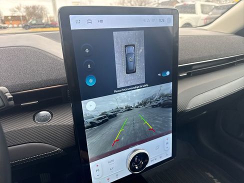 Used 2024 Ford Mustang Mach-E Premium image 33