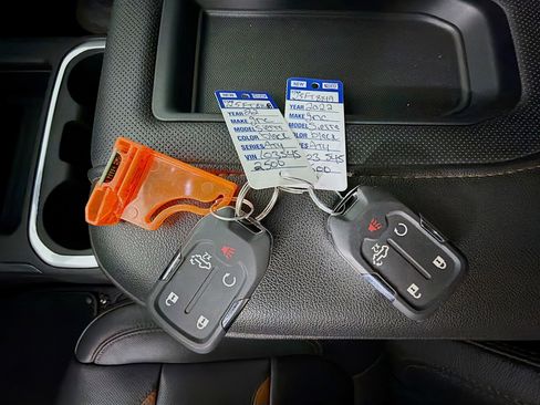 Used 2022 GMC Sierra 2500 AT4 w/ Gooseneck/5TH Wheel Package image 33