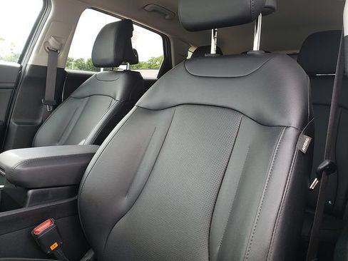 Certified 2025 Kia Sportage EX FWD image 16