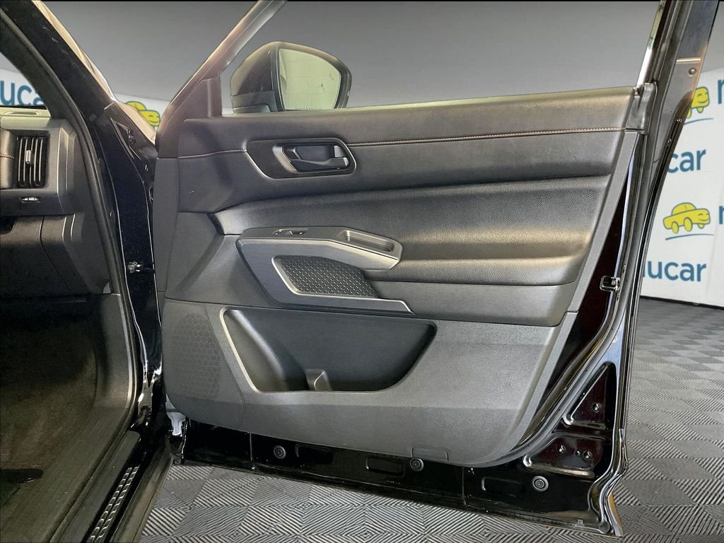 Used 2024 Nissan Pathfinder Rock Creek AWD/4WD image 12