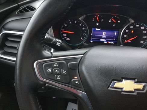 Used 2020 Chevrolet Equinox LT image 17