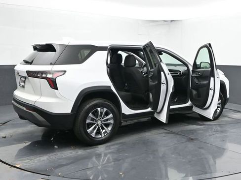 Used 2025 Chevrolet Equinox LT image 56