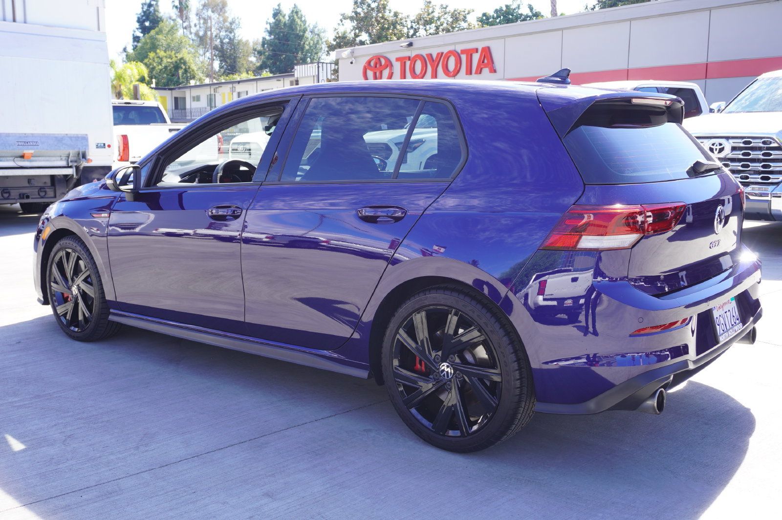 Used 2023 Volkswagen GTI SE FWD image 5