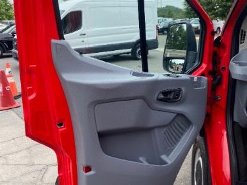 Used 2019 Ford Transit 150 XL image 18