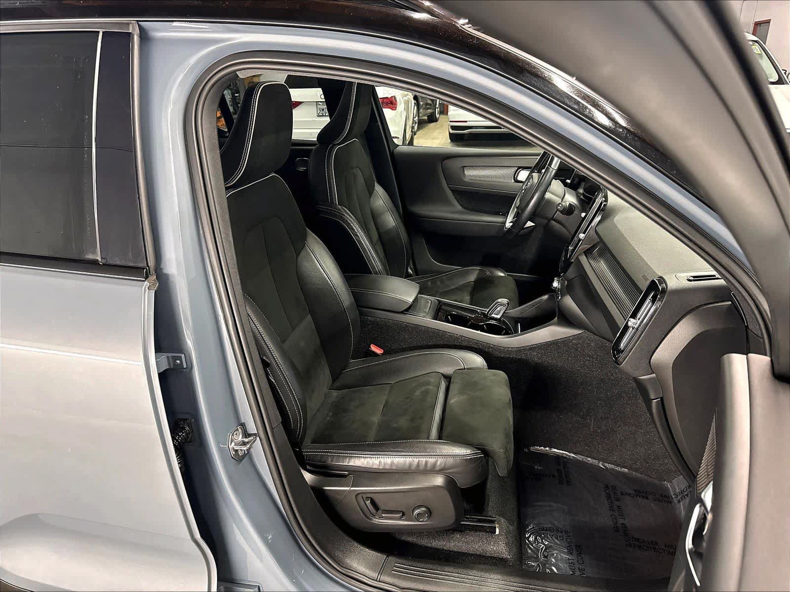 Used 2021 Volvo XC40 P8 Recharge w/ Advanced Package AWD/4WD image 10