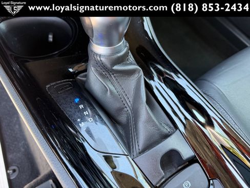 Used 2020 Toyota C-HR Limited FWD image 22