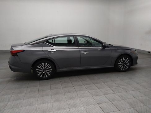 Used 2024 Nissan Altima 2.5 SV image 10