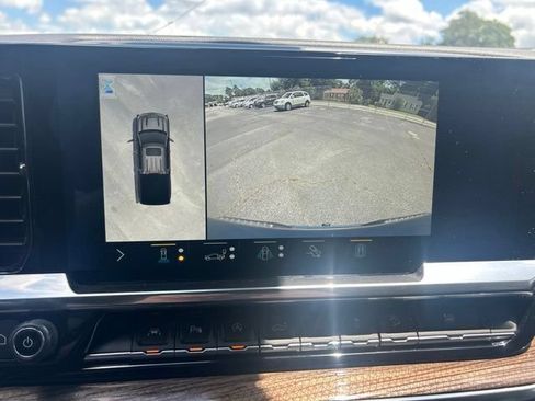 Used 2022 Chevrolet Silverado 1500 RST AWD/4WD image 10