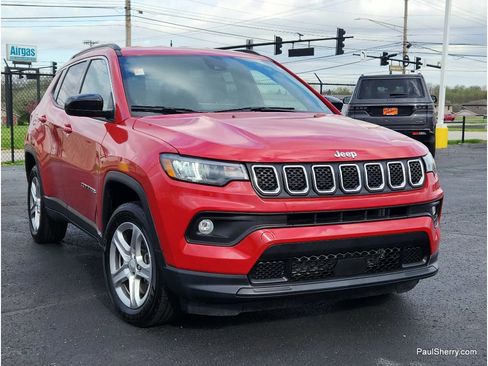 Used 2023 Jeep Compass Latitude AWD/4WD image 6
