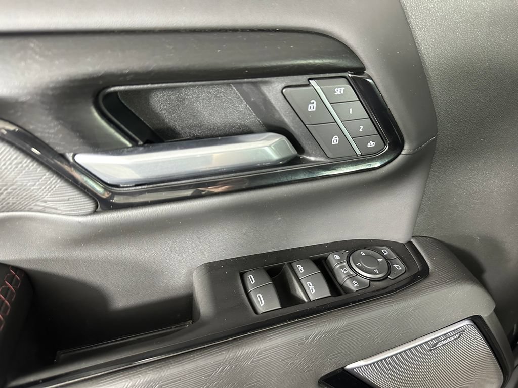Used 2025 GMC Sierra 2500 AT4X AWD/4WD image 26