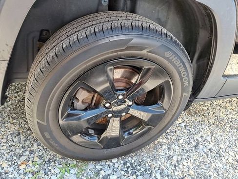 Used 2017 Jeep Cherokee Sport AWD/4WD image 5