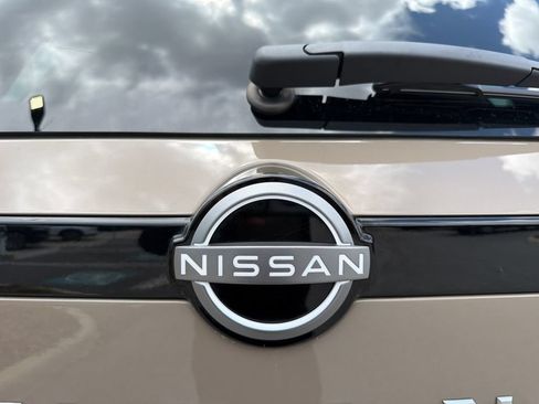 Certified 2024 Nissan Pathfinder Platinum FWD image 10