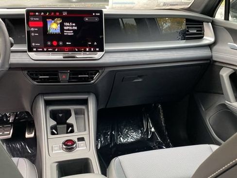 New 2026 Volkswagen Tiguan SE R-Line AWD/4WD image 10