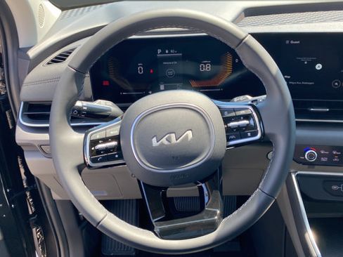 New 2026 Kia Carnival EX FWD image 16