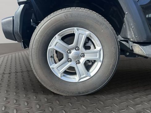 Used 2022 Jeep Wrangler Sport S image 25