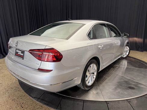 Used 2018 Volkswagen Passat 2.0T SE image 9