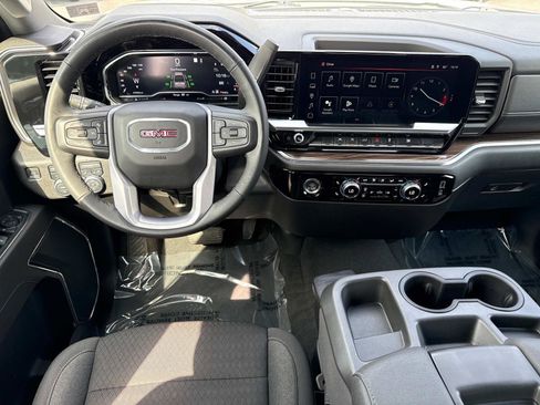 Used 2023 GMC Sierra 1500 Elevation image 2
