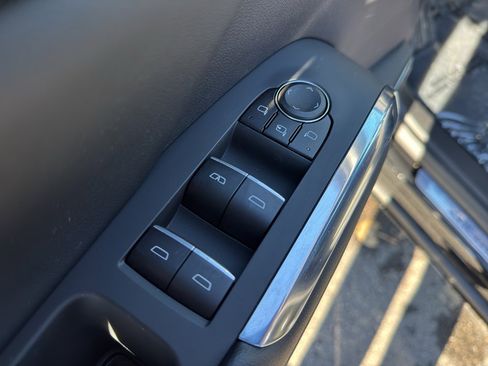 New 2026 Chevrolet Traverse High Country image 11