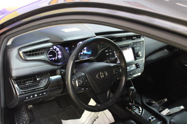 Used 2016 Toyota Avalon Limited FWD image 14