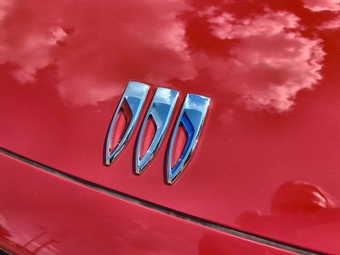 New 2025 Buick Envision Avenir image 32