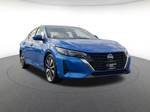 Used 2025 Nissan Sentra SV w/ SV Premium Package FWD image 3