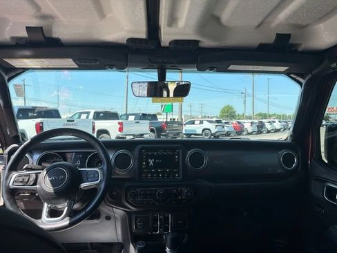 Used 2021 Jeep Wrangler Unlimited Sahara AWD/4WD image 24