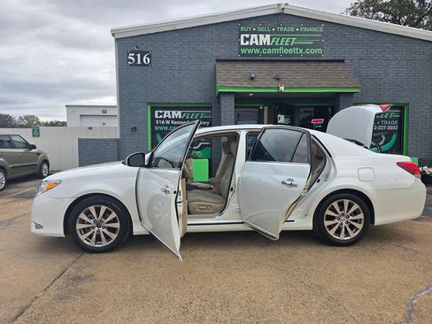 Used 2011 Toyota Avalon Limited image 46