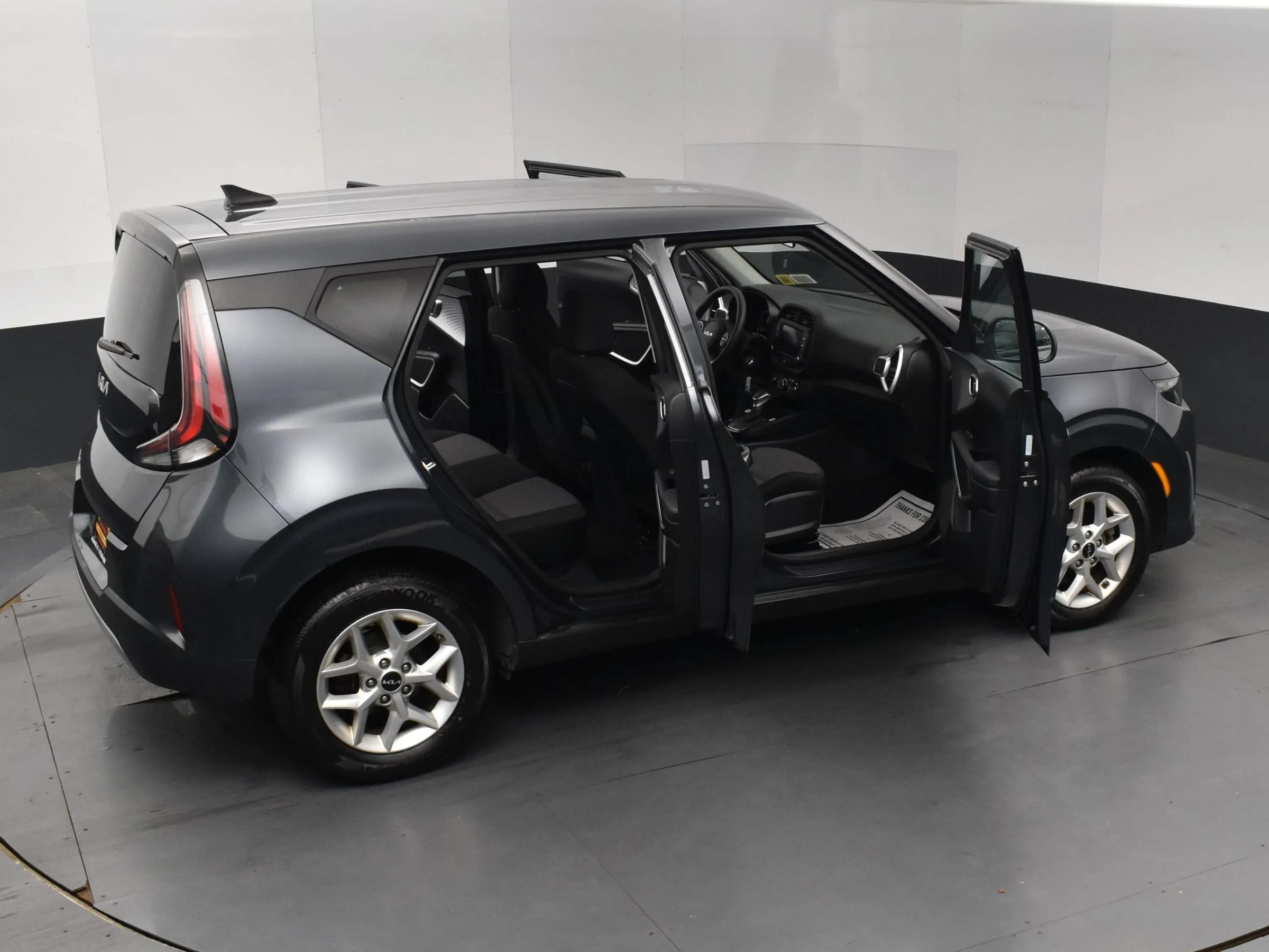 Used 2024 Kia Soul LX w/ LX Technology Package FWD image 6
