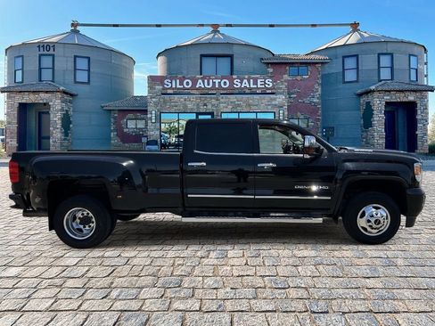 Used 2018 GMC Sierra 3500 Denali w/ Duramax Plus Package AWD/4WD image 6