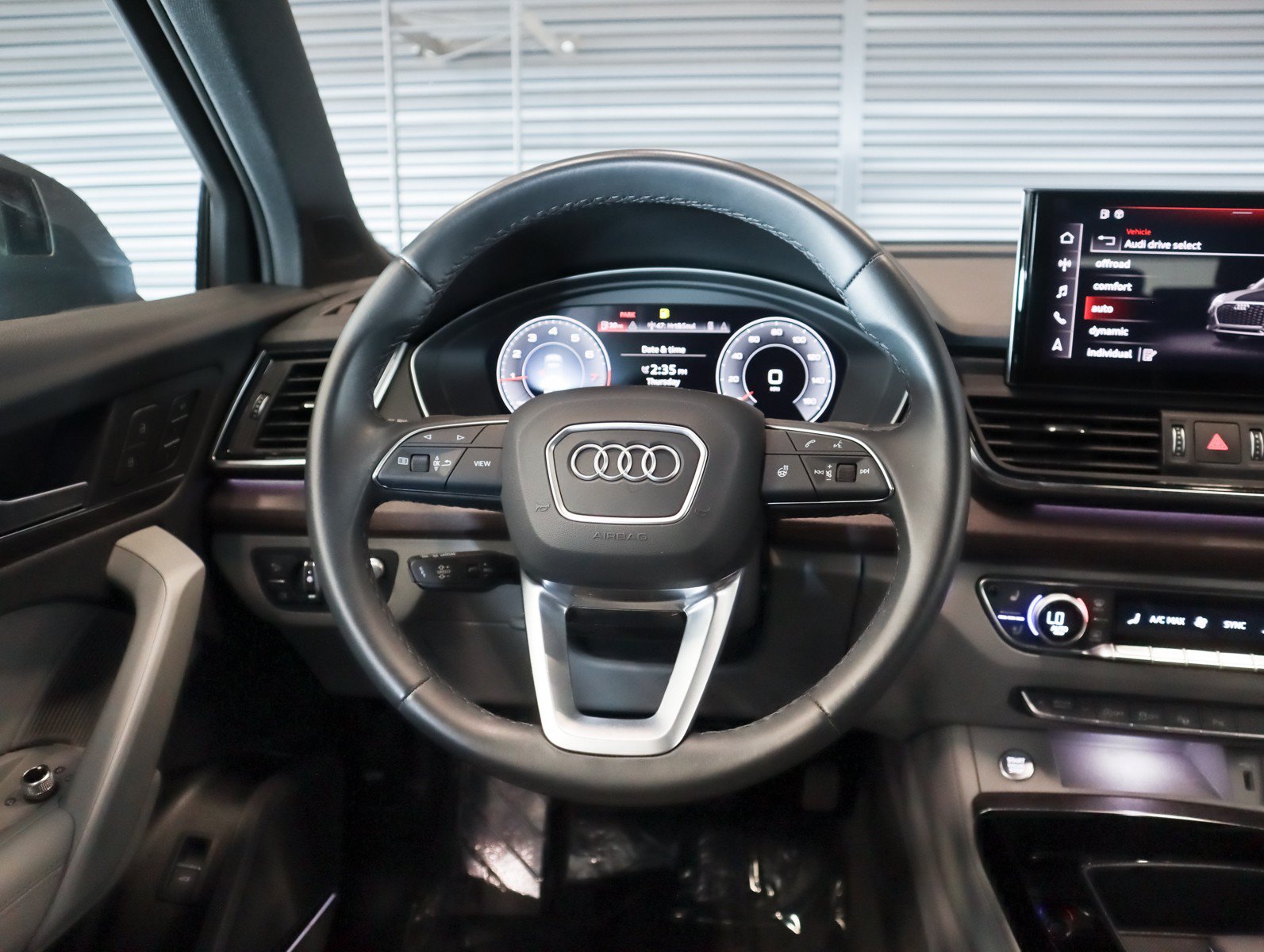 Used 2023 Audi Q5 2.0T Prestige w/ Prestige Package AWD/4WD image 17