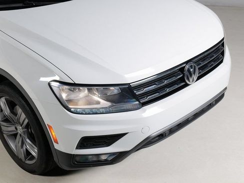 Used 2021 Volkswagen Tiguan SE AWD/4WD image 30