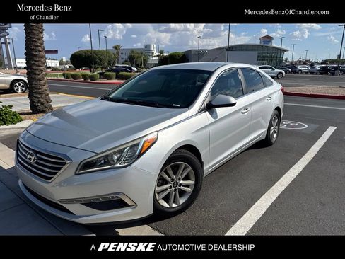 Used 2015 Hyundai Sonata SE FWD image 1