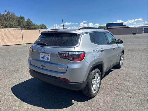 Used 2022 Jeep Compass Latitude AWD/4WD image 5