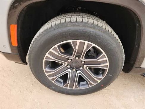 New 2024 Jeep Wagoneer 4WD w/ Premium Group I image 8