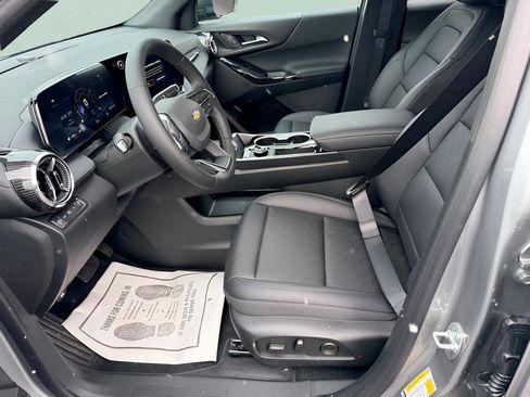 New 2026 Chevrolet Equinox LT w/ Convenience Package II image 13