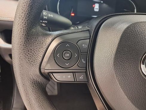 Used 2025 Toyota RAV4 XLE FWD image 7