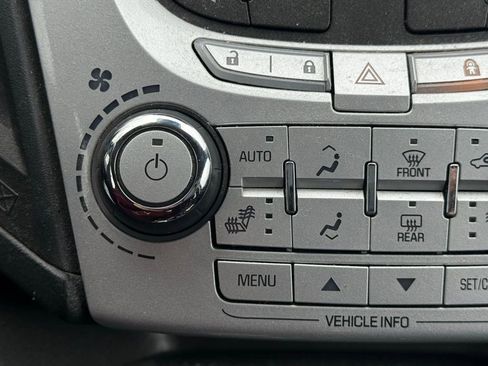 Used 2015 Chevrolet Equinox LT image 24