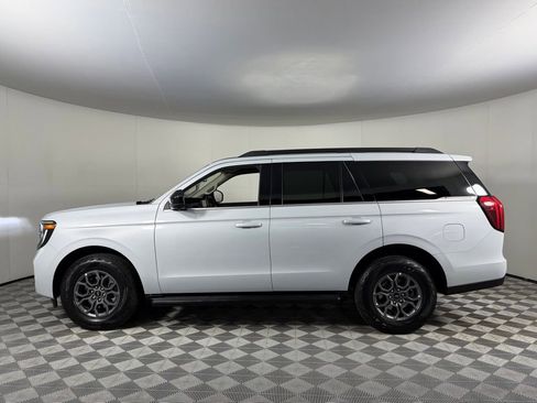 Used 2025 Ford Expedition Active image 9