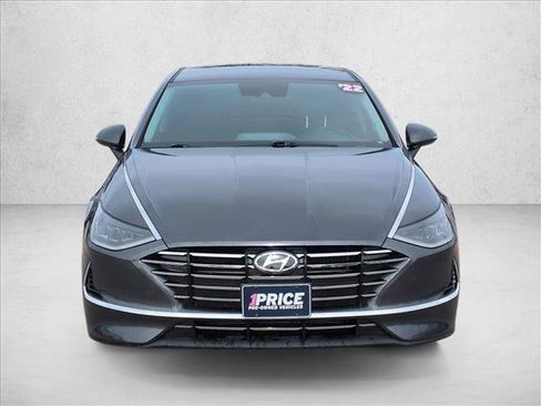 Used 2022 Hyundai Sonata SE image 2