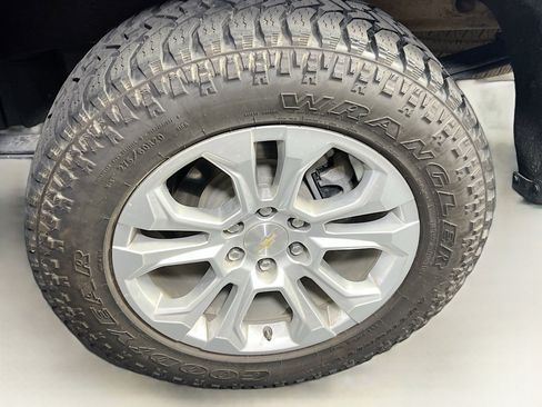 Used 2022 Chevrolet Silverado 1500 LTZ w/ LTZ Convenience Package II AWD/4WD image 29