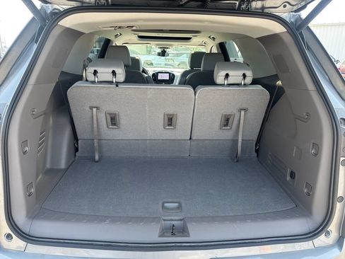 Used 2021 Chevrolet Traverse Premier FWD image 7