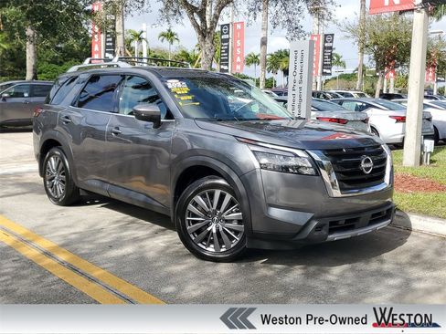 Certified 2025 Nissan Pathfinder SL w/ SL Premium Package image 1