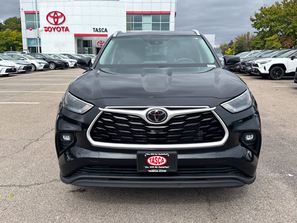 Used 2024 Toyota Highlander XLE AWD/4WD image 2