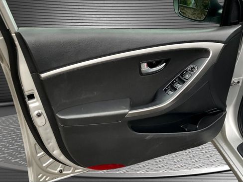Used 2013 Hyundai Elantra GT FWD image 18